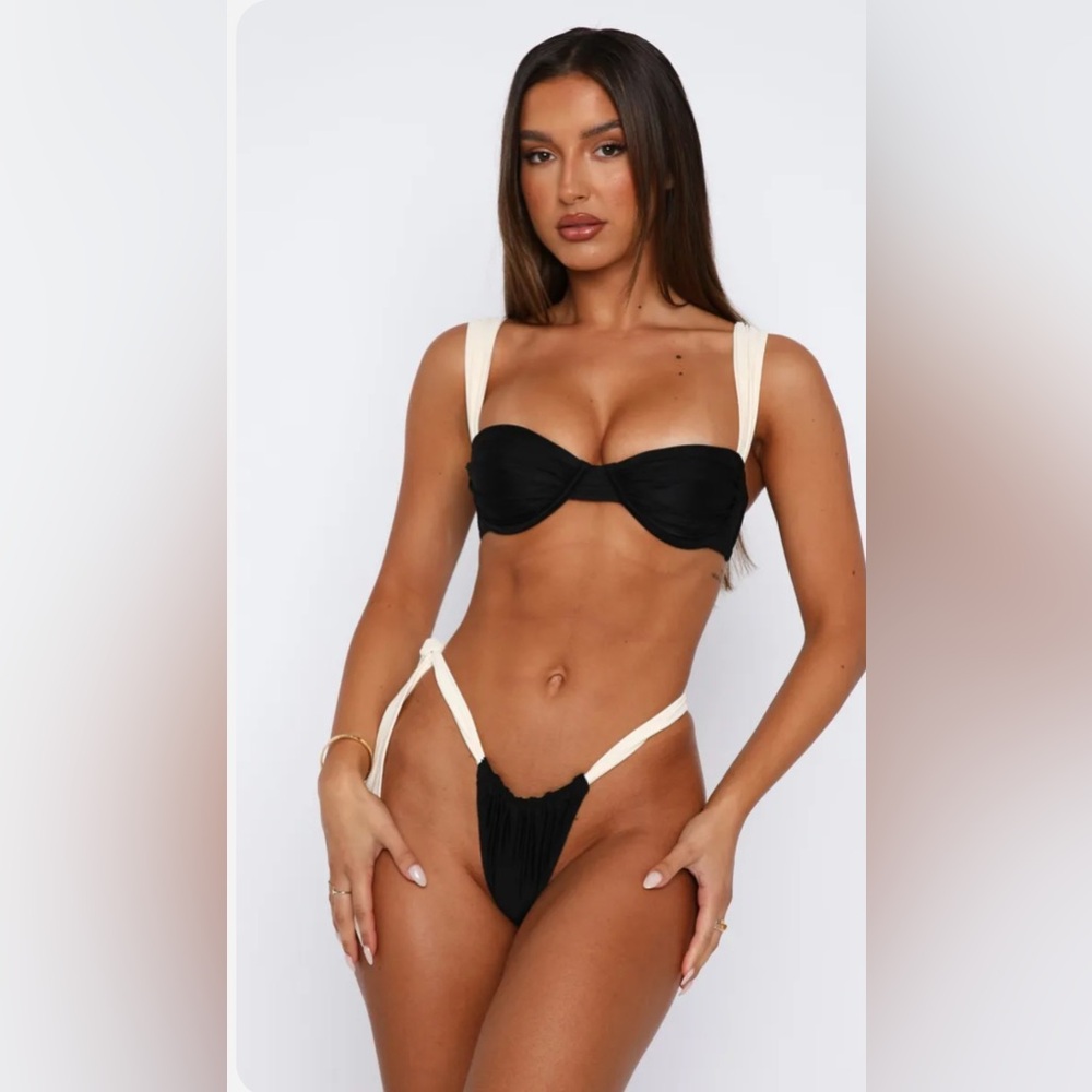 White Fox Boutique Elouera Bikini Top & Bottoms Black/White Size XS - Picture 2 of 4